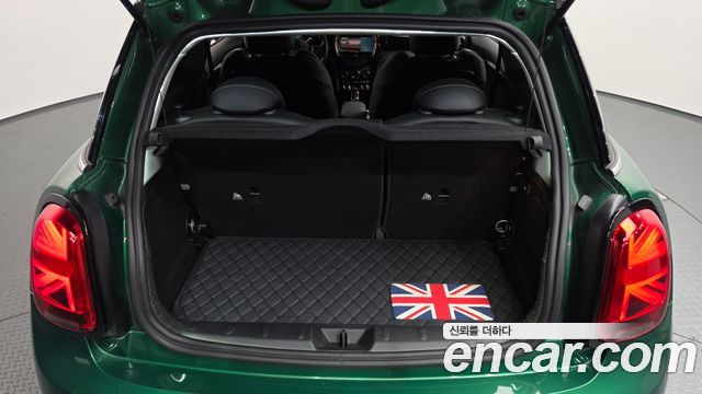 MINI Cooper S Classic Third Generation 2022 — фото 17