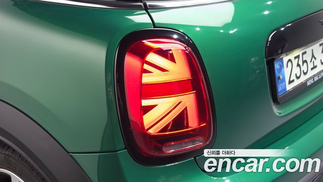 MINI Cooper S Classic Third Generation 2022 — фото 23