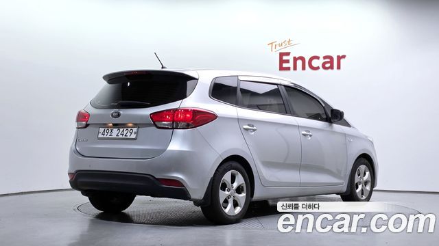 Kia Carens 2.0 LPi Luxury 2015 — фото 2
