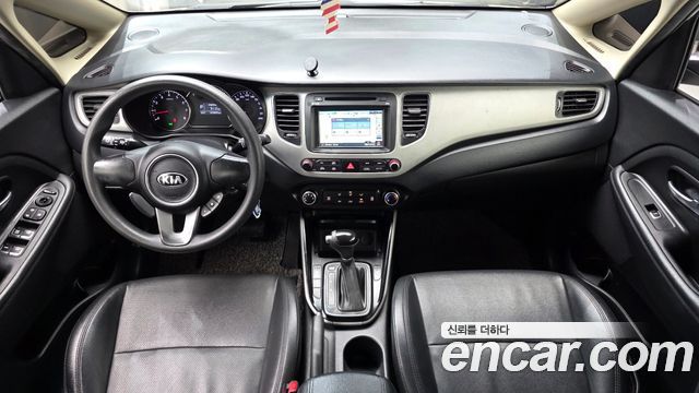 Kia Carens 2.0 LPi Luxury 2015 — фото 7