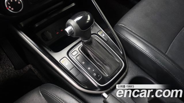 Kia Carens 2.0 LPi Luxury 2015 — фото 9
