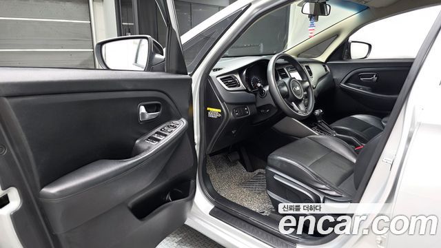 Kia Carens 2.0 LPi Luxury 2015 — фото 10