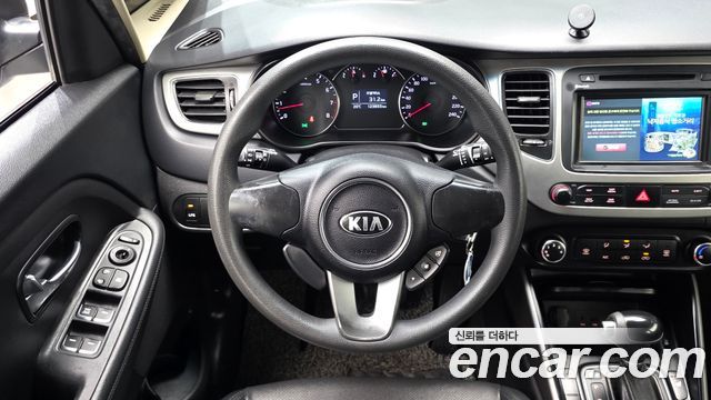 Kia Carens 2.0 LPi Luxury 2015 — фото 13