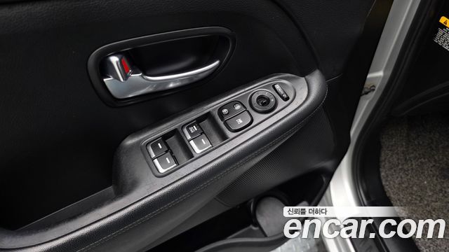 Kia Carens 2.0 LPi Luxury 2015 — фото 19