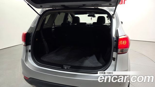 Kia Carens 2.0 LPi Luxury 2015 — фото 20