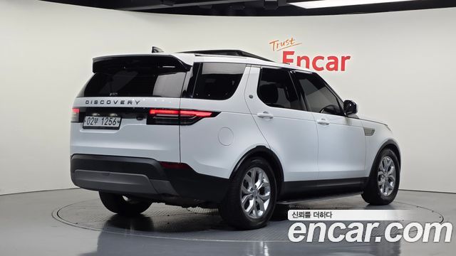 Land Rover Discovery 5 2.0 SD4 SE 2018 — фото 2