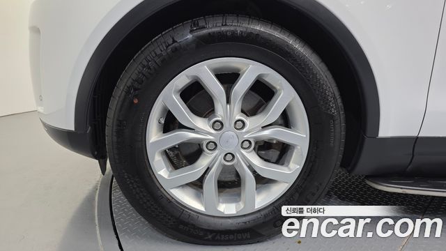 Land Rover Discovery 5 2.0 SD4 SE 2018 — фото 5