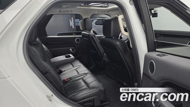 Land Rover Discovery 5 2.0 SD4 SE 2018 — фото 11