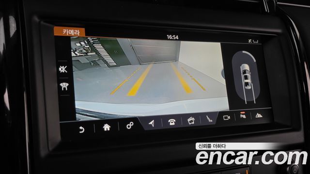 Land Rover Discovery 5 2.0 SD4 SE 2018 — фото 16
