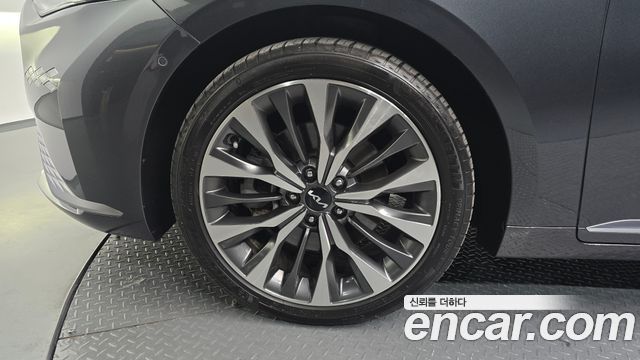 Kia K8 2.5 Gasoline 2WD Noblesse 2022 — фото 5