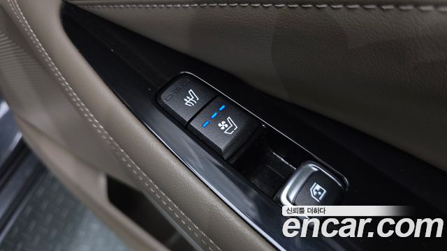 Kia K8 2.5 Gasoline 2WD Noblesse 2022 — фото 16
