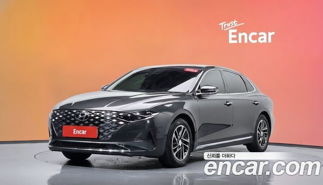 Hyundai Grandeur (IG) 3.0 LPi Rent Car Modern