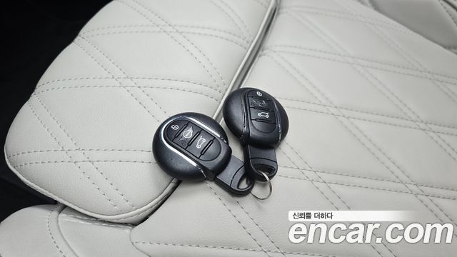 MINI Cooper S Classic Third Generation 2023 — фото 15