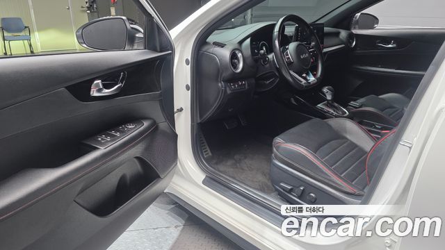 Kia K3 (II) 1.6 Turbo GT 5Door Signature 2022 — фото 10