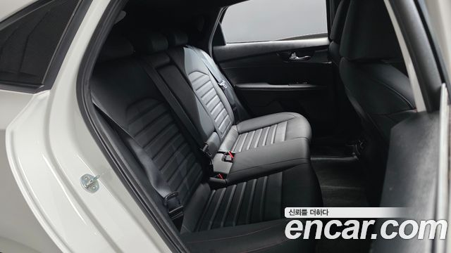 Kia K3 (II) 1.6 Turbo GT 5Door Signature 2022 — фото 11