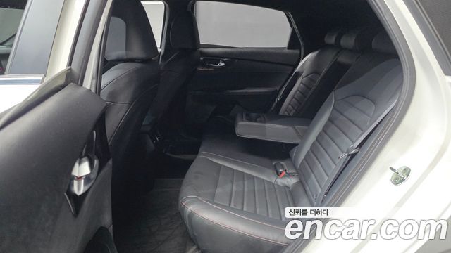 Kia K3 (II) 1.6 Turbo GT 5Door Signature 2022 — фото 12
