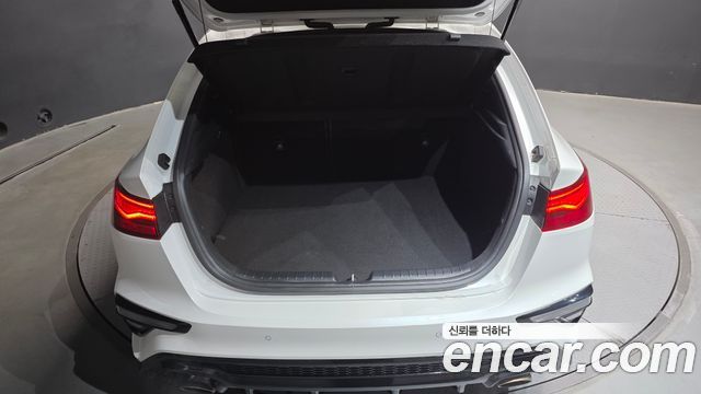 Kia K3 (II) 1.6 Turbo GT 5Door Signature 2022 — фото 30