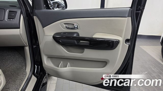 Kia Carnival 9-Seater Noblesse Special 2020 — фото 25