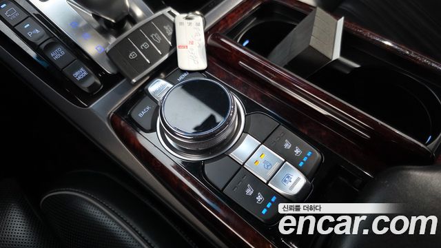 Genesis EQ900 3.8 GDI AWD Prestige 2016 — фото 17