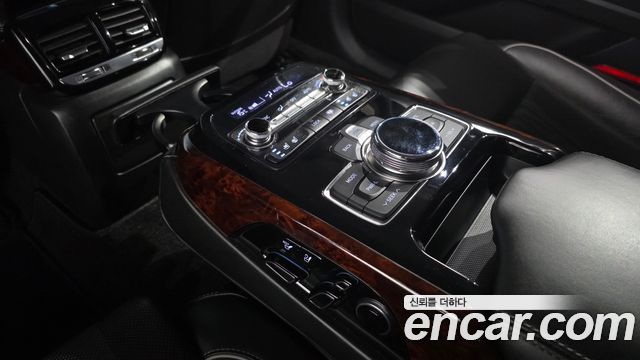 Genesis EQ900 3.8 GDI AWD Prestige 2016 — фото 18