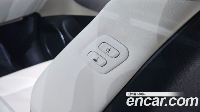 Genesis Electrified (GV70) e-AWD 2022 — фото 20