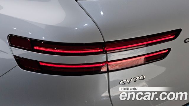 Genesis Electrified (GV70) e-AWD 2022 — фото 23