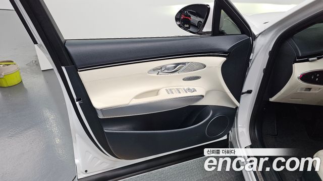 Genesis Electrified (GV70) e-AWD 2022 — фото 24