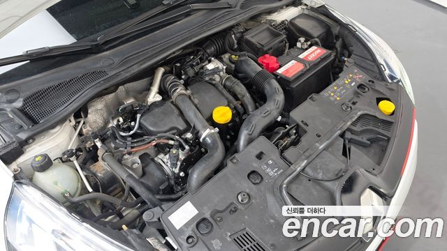 Renault Korea Clio Intens 2018 — фото 6