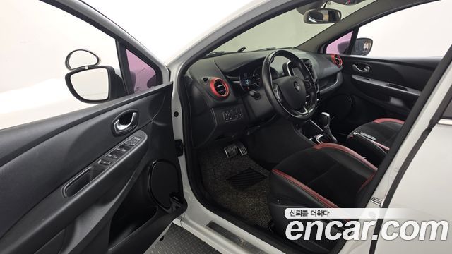 Renault Korea Clio Intens 2018 — фото 10