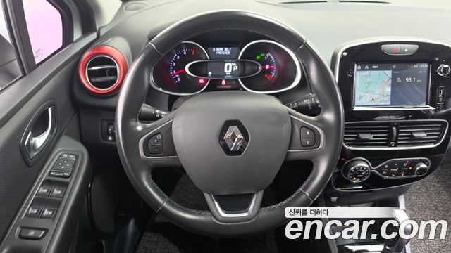Renault Korea Clio Intens 2018 — фото 13