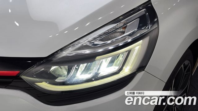 Renault Korea Clio Intens 2018 — фото 22