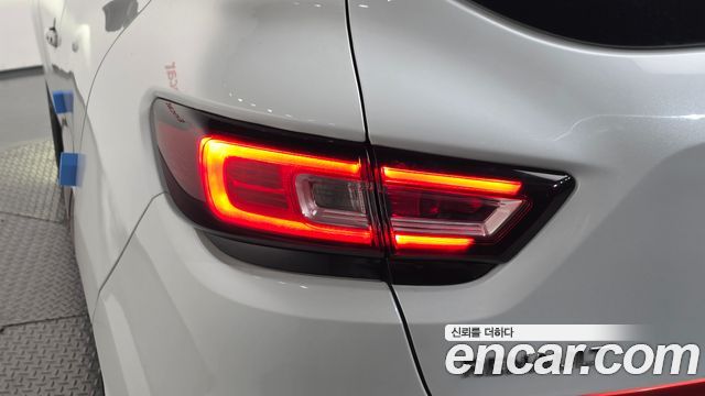 Renault Korea Clio Intens 2018 — фото 23