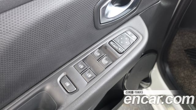 Renault Korea Clio Intens 2018 — фото 27
