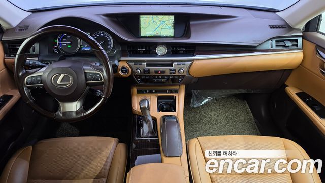 Lexus ES300h Supreme XV60 2017 — фото 7