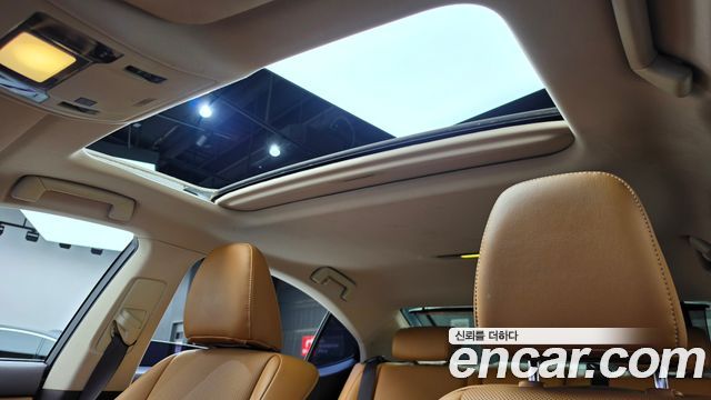 Lexus ES300h Supreme XV60 2017 — фото 16