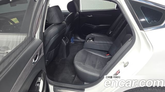 Kia K7 3.0 LPI Prestige (Rental Car) 2016 — фото 12