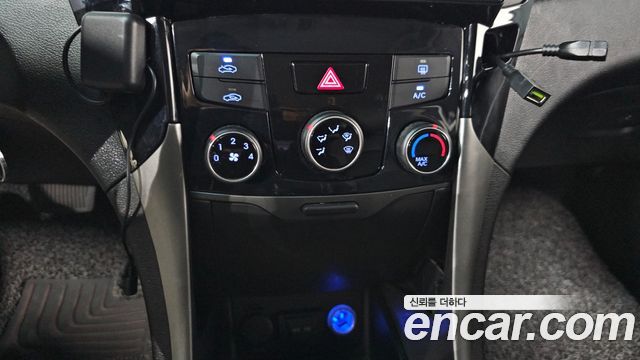 Hyundai Sonata The Brilliant LPI Style 2013 — фото 20