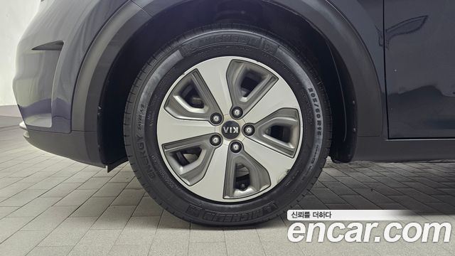Kia Niro Luxury 2018 — фото 5