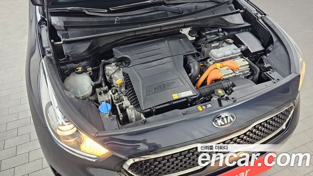Kia Niro Luxury 2018 — фото 6