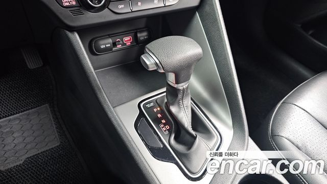 Kia Niro Luxury 2018 — фото 9