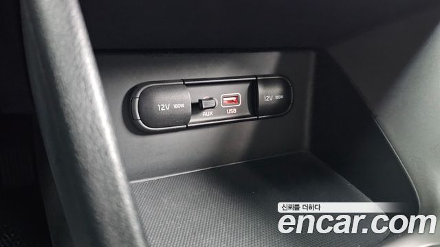 Kia Niro Luxury 2018 — фото 12