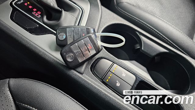 Kia Niro Luxury 2018 — фото 16