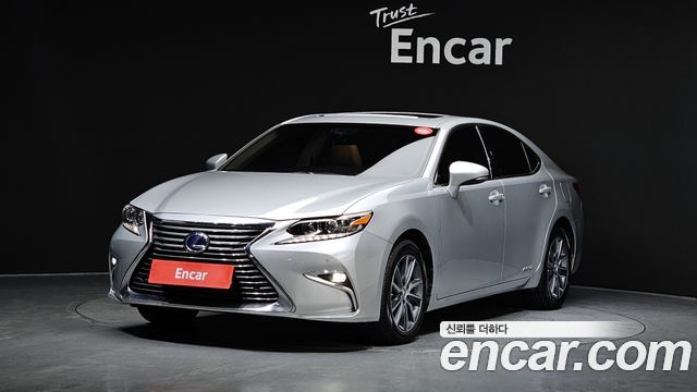Lexus ES300h Supreme XV60
