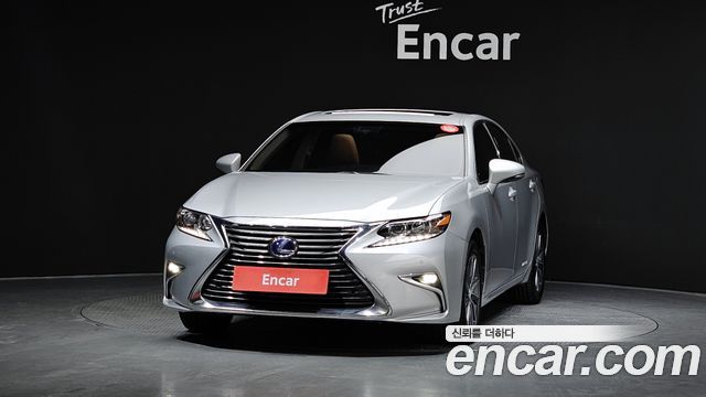 Lexus ES300h Supreme XV60 2017 — фото 3