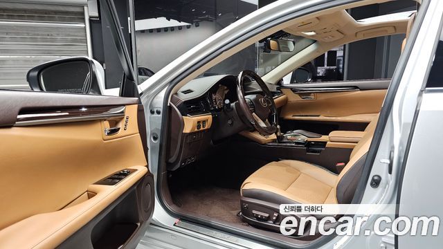 Lexus ES300h Supreme XV60 2017 — фото 10