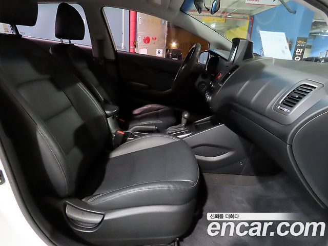 Kia K3 Deluxe 2015 — фото 15