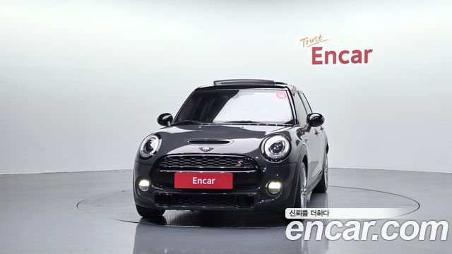 MINI Cooper S 5Door Standard 3rd 2015 — фото 3