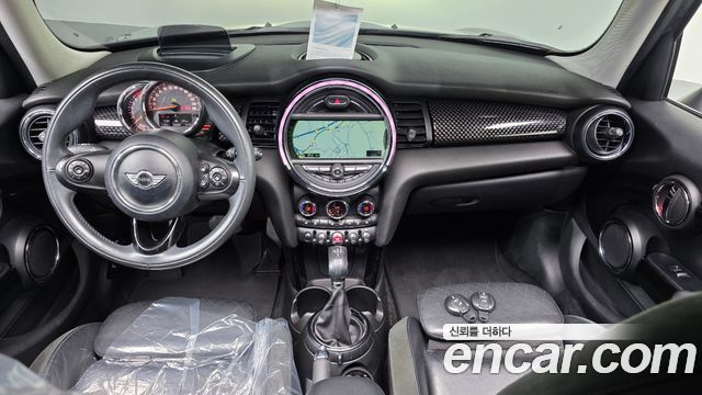 MINI Cooper S 5Door Standard 3rd 2015 — фото 7