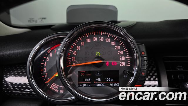 MINI Cooper S 5Door Standard 3rd 2015 — фото 8