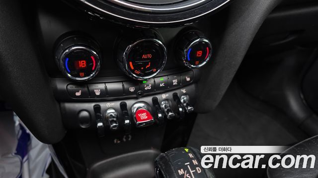 MINI Cooper S 5Door Standard 3rd 2015 — фото 15